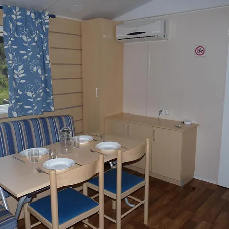 Camping Mobile Home U Sole Marinu Patrimonio Room photo