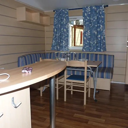 Camping Mobile Home U Sole Marinu Patrimonio Room photo